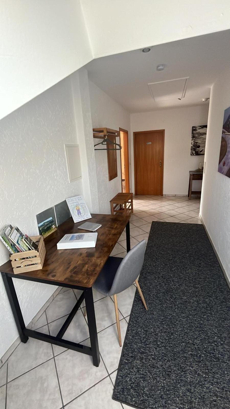 Fewo Hoheeifel, 1 Haus Mit 2 Apartments 5 Schlafzimmer In Kelberg Naehe Nuerburgring Ruang foto