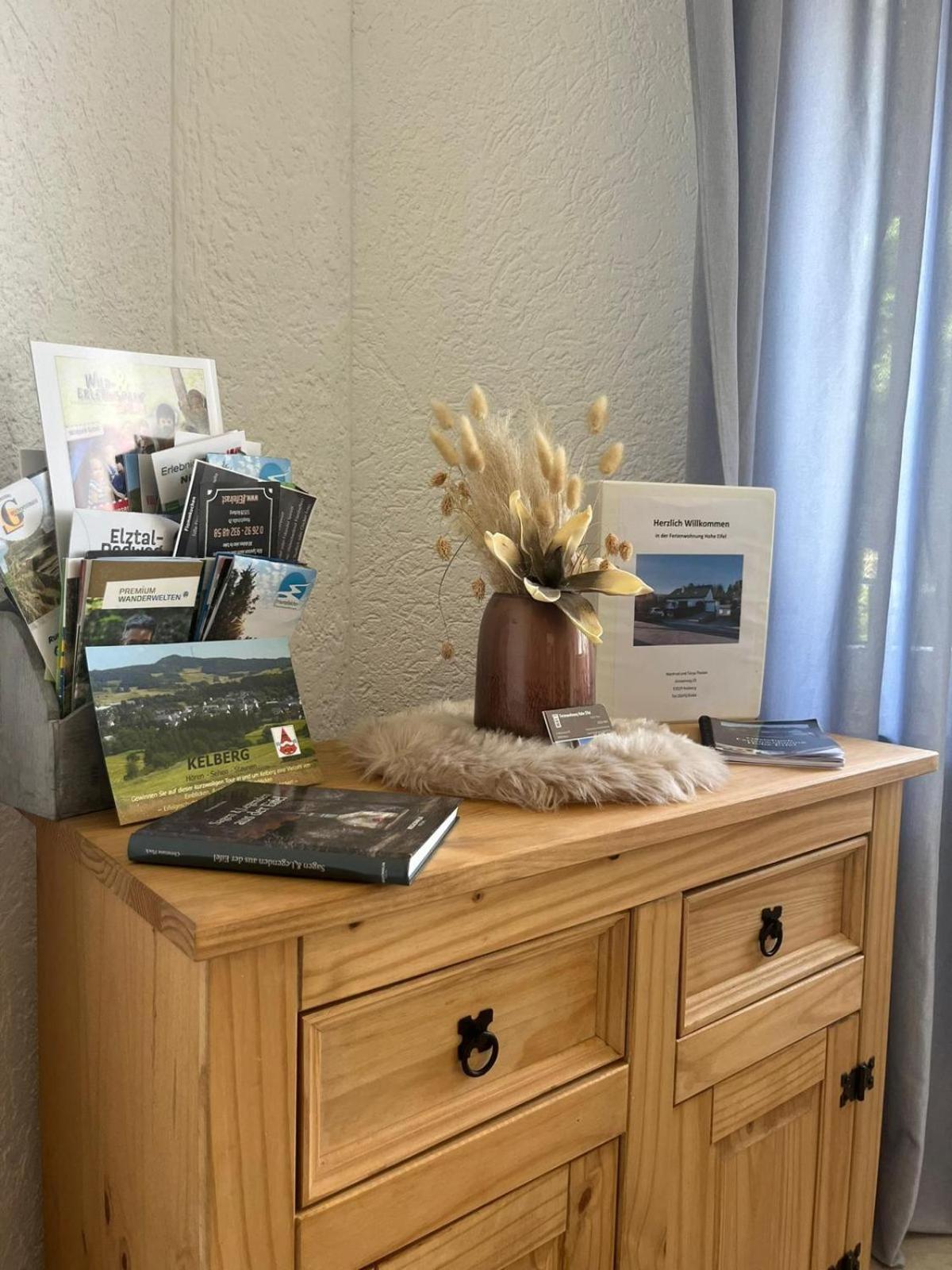 Fewo Hoheeifel, 1 Haus Mit 2 Apartments 5 Schlafzimmer In Kelberg Naehe Nuerburgring Bagian luar foto