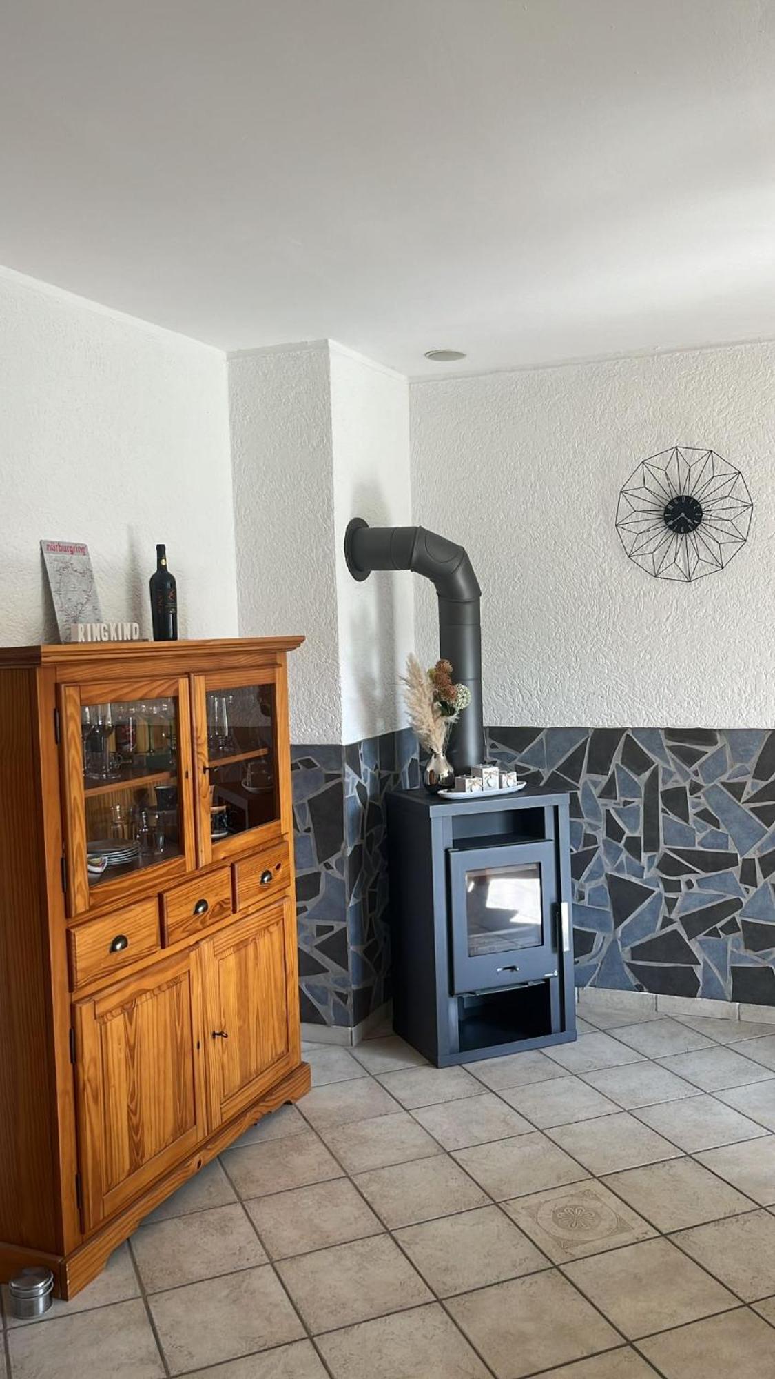Fewo Hoheeifel, 1 Haus Mit 2 Apartments 5 Schlafzimmer In Kelberg Naehe Nuerburgring Bagian luar foto